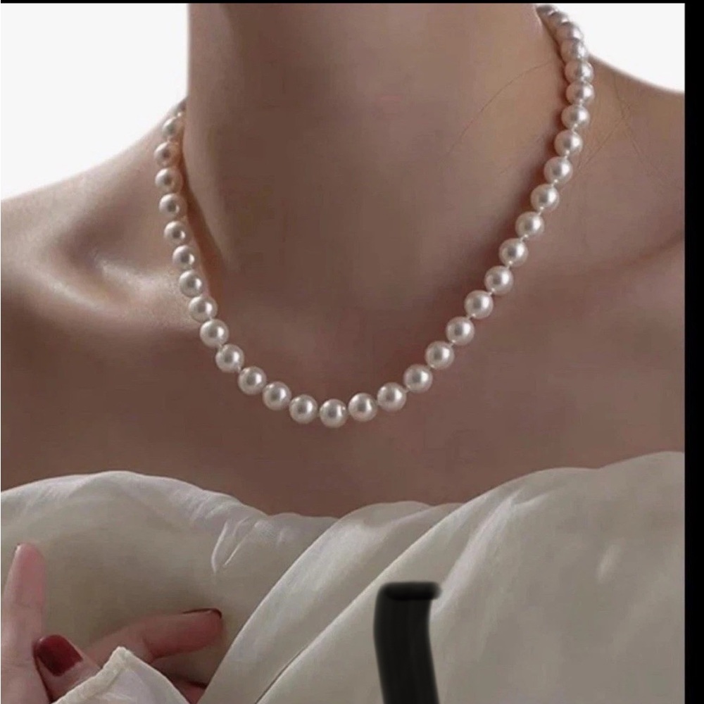 14k AAA Akoya White Cultured Pearl Necklace
